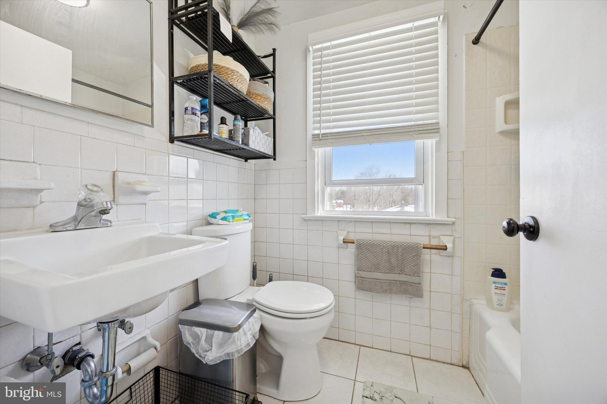 MEETINGHOUSE VIL - Residential