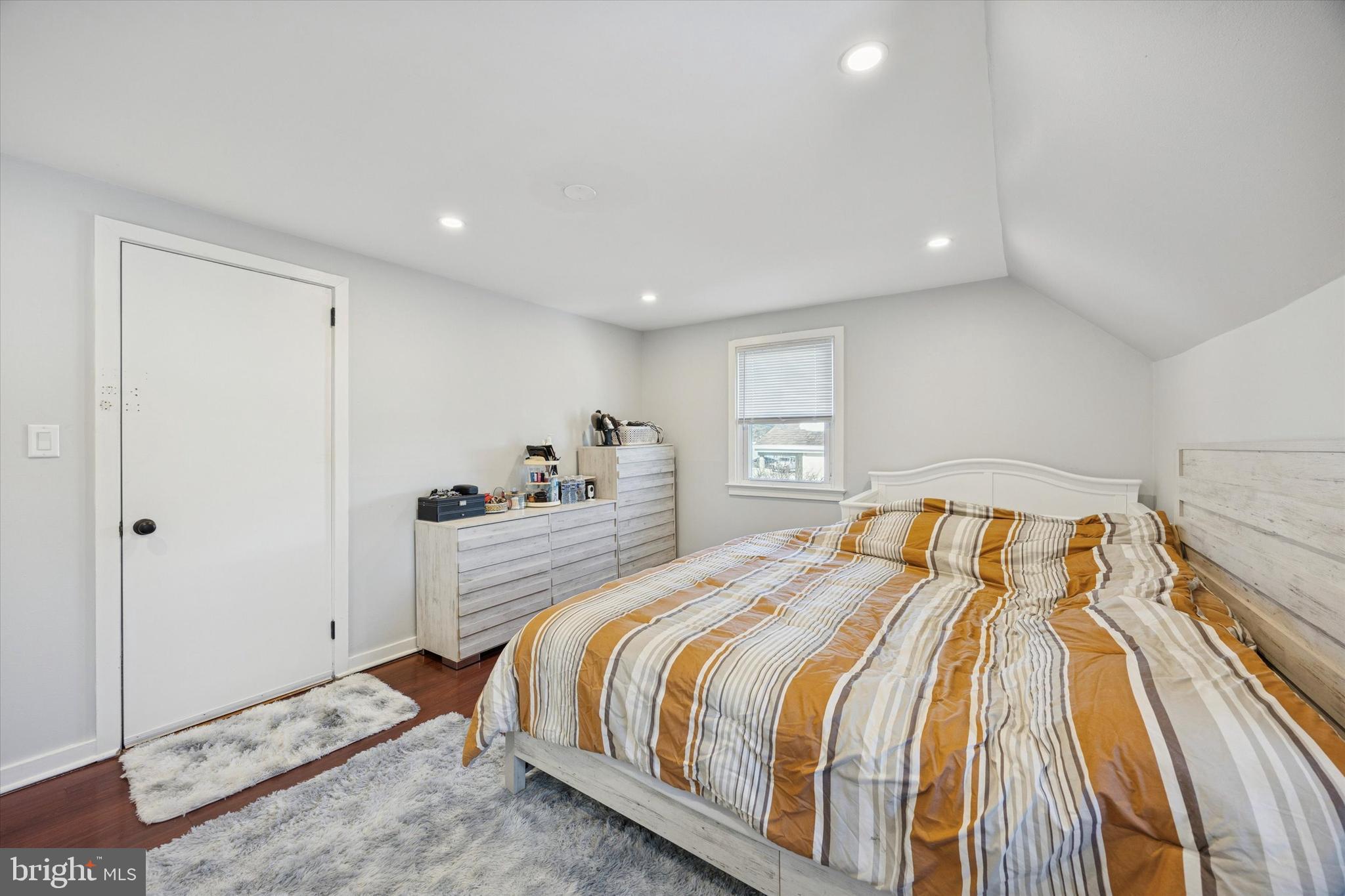 MEETINGHOUSE VIL - Residential