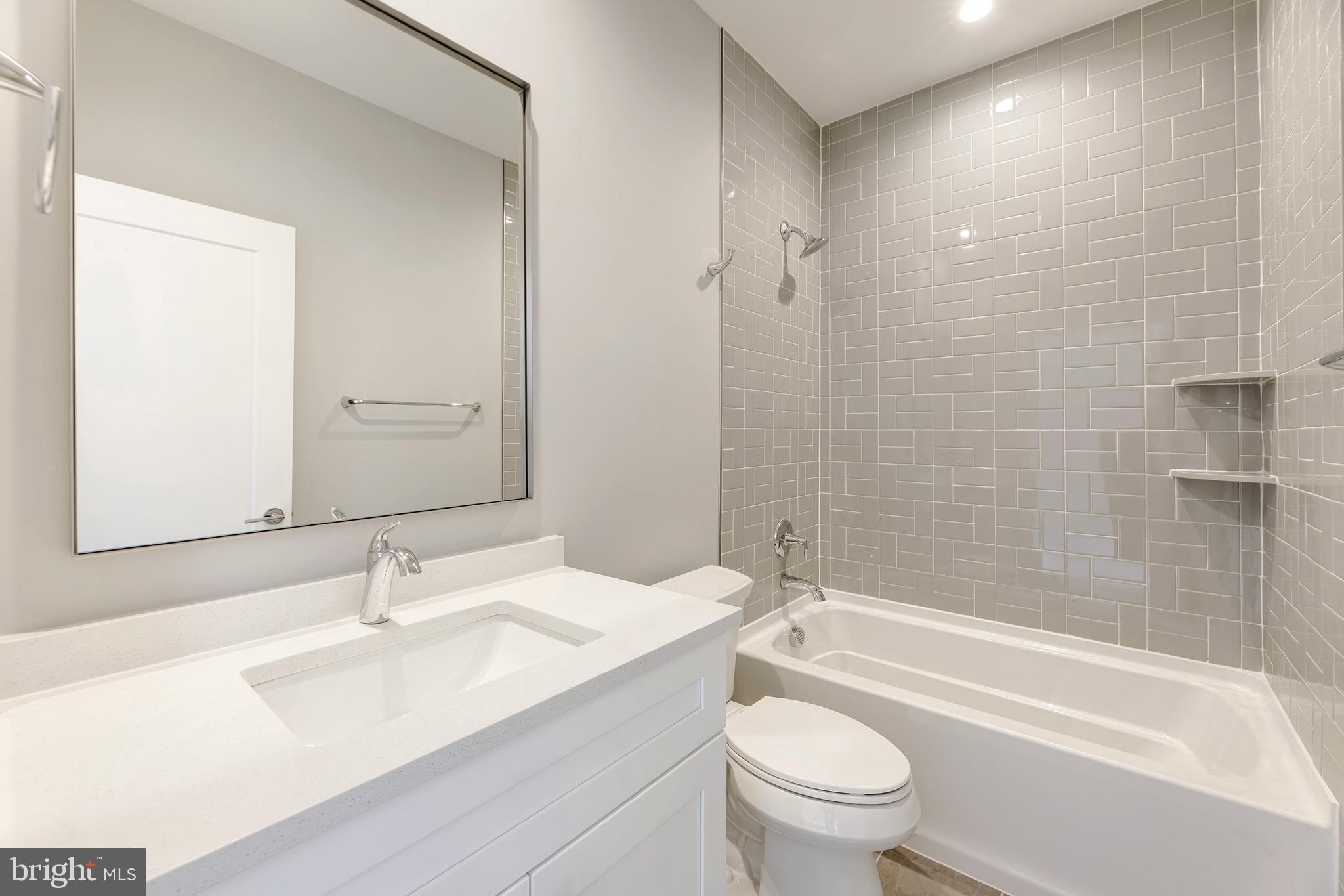 VIENNA WOODS - Residential