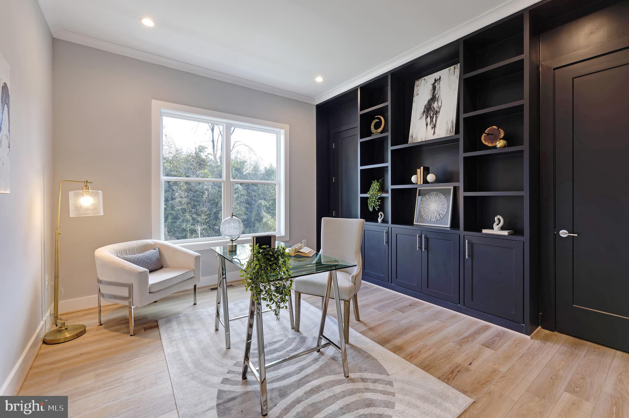 VIENNA WOODS - Residential