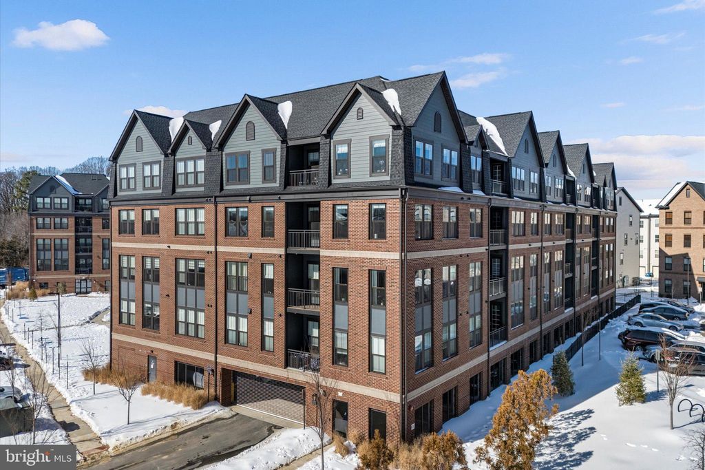 Photo of 3927 Fair Ridge Drive #409, FAIRFAX, VA 22033 (MLS # VAFX2288538)