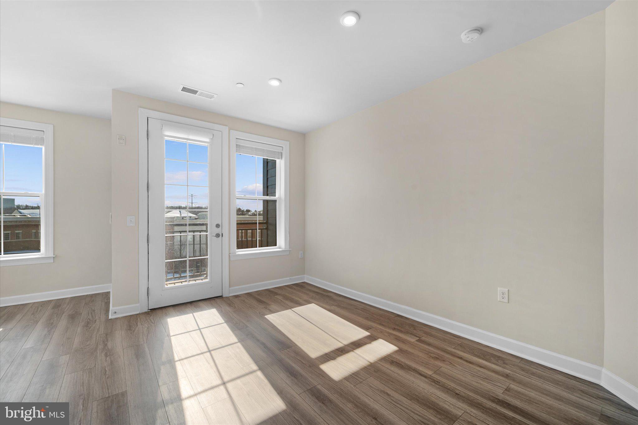 PENDER OAKS - Residential