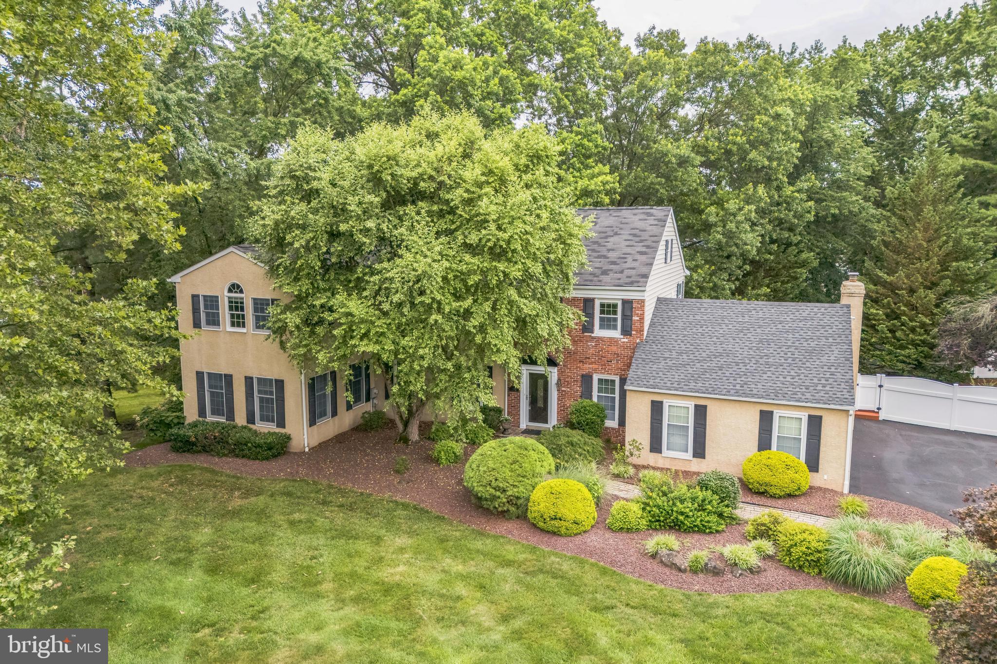 762 PADDOCK PLACE
