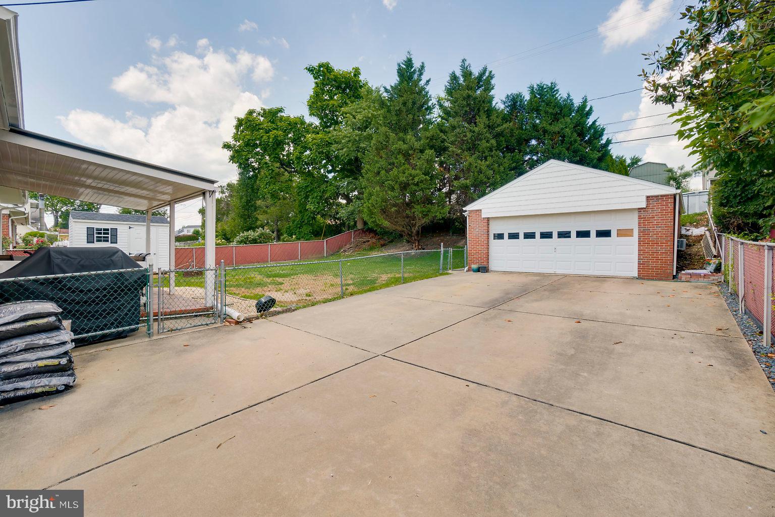 PERRY HALL ESTATES - Residential