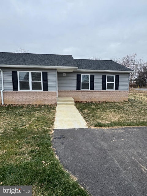Townhouse For Rent - 127 Longstreet Ave Ave<br/> Frederick County, WINCHESTER, VA 22603