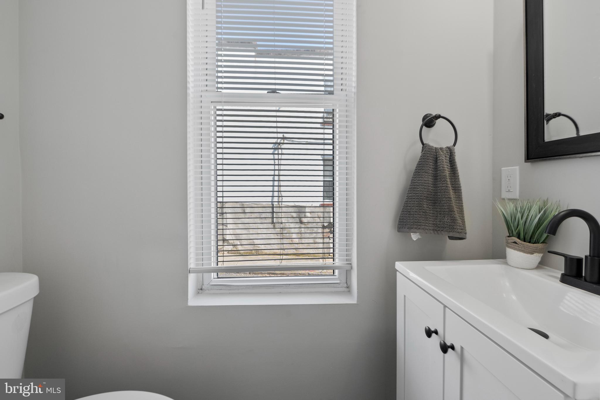 BROADWAY EAST - Residential