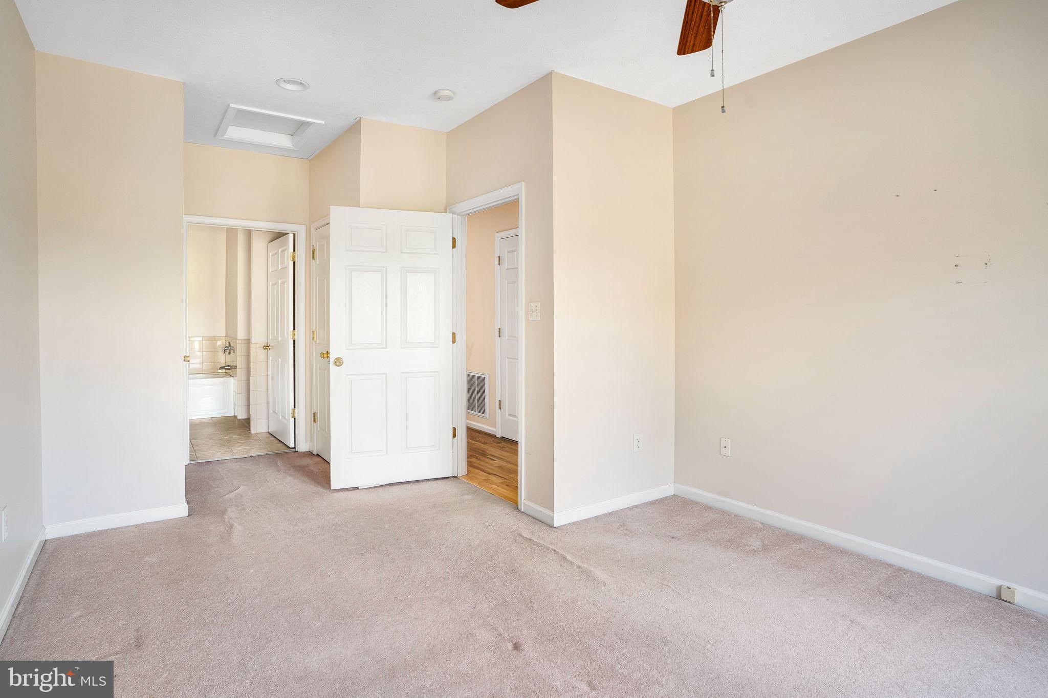 VILLAGE COMMONS - Residential