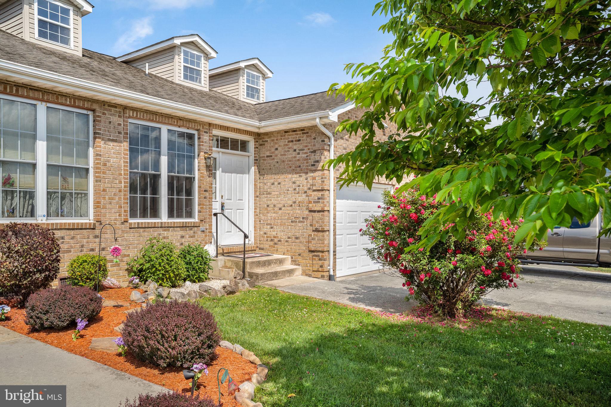 VILLAGE COMMONS - Residential