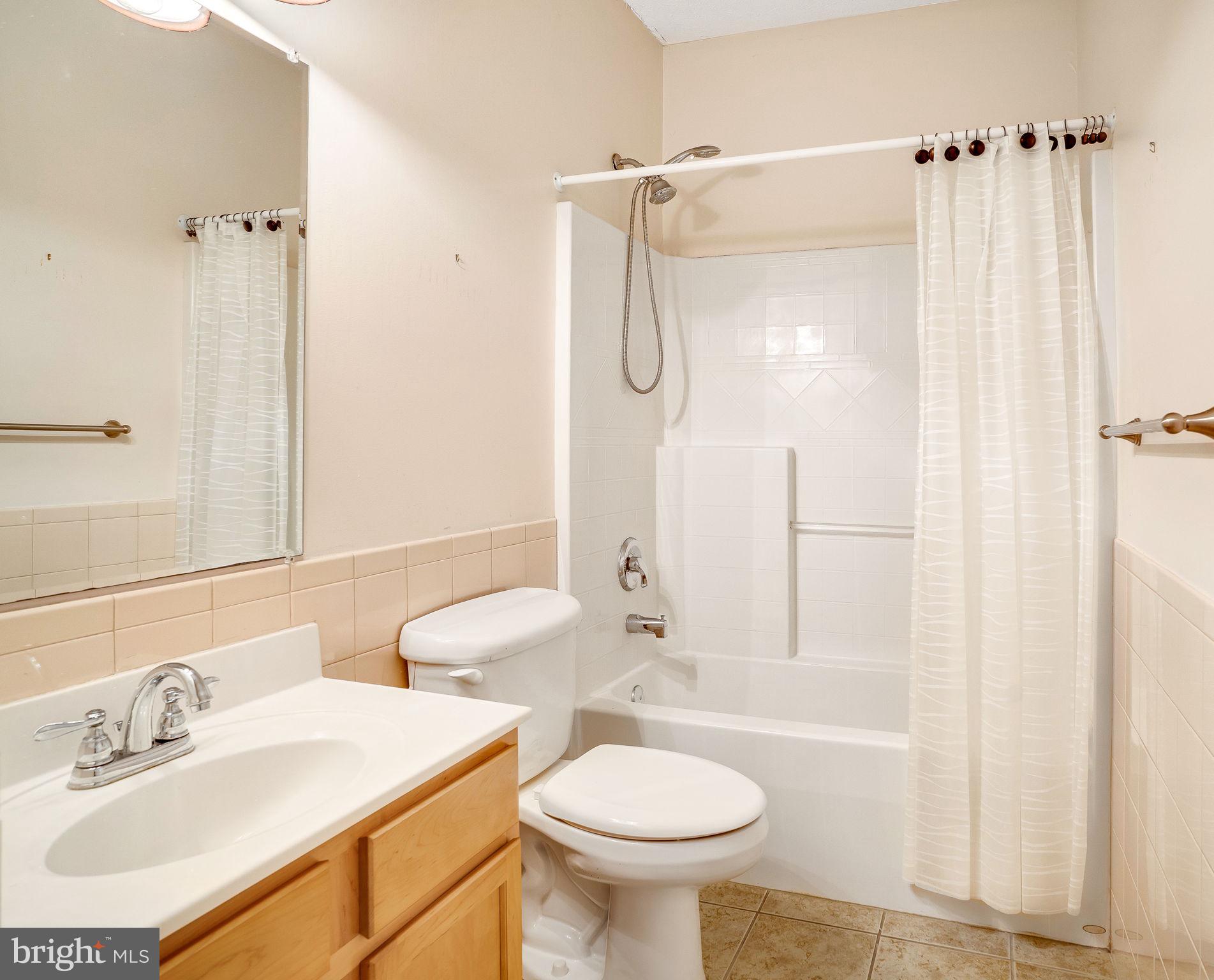 VILLAGE COMMONS - Residential