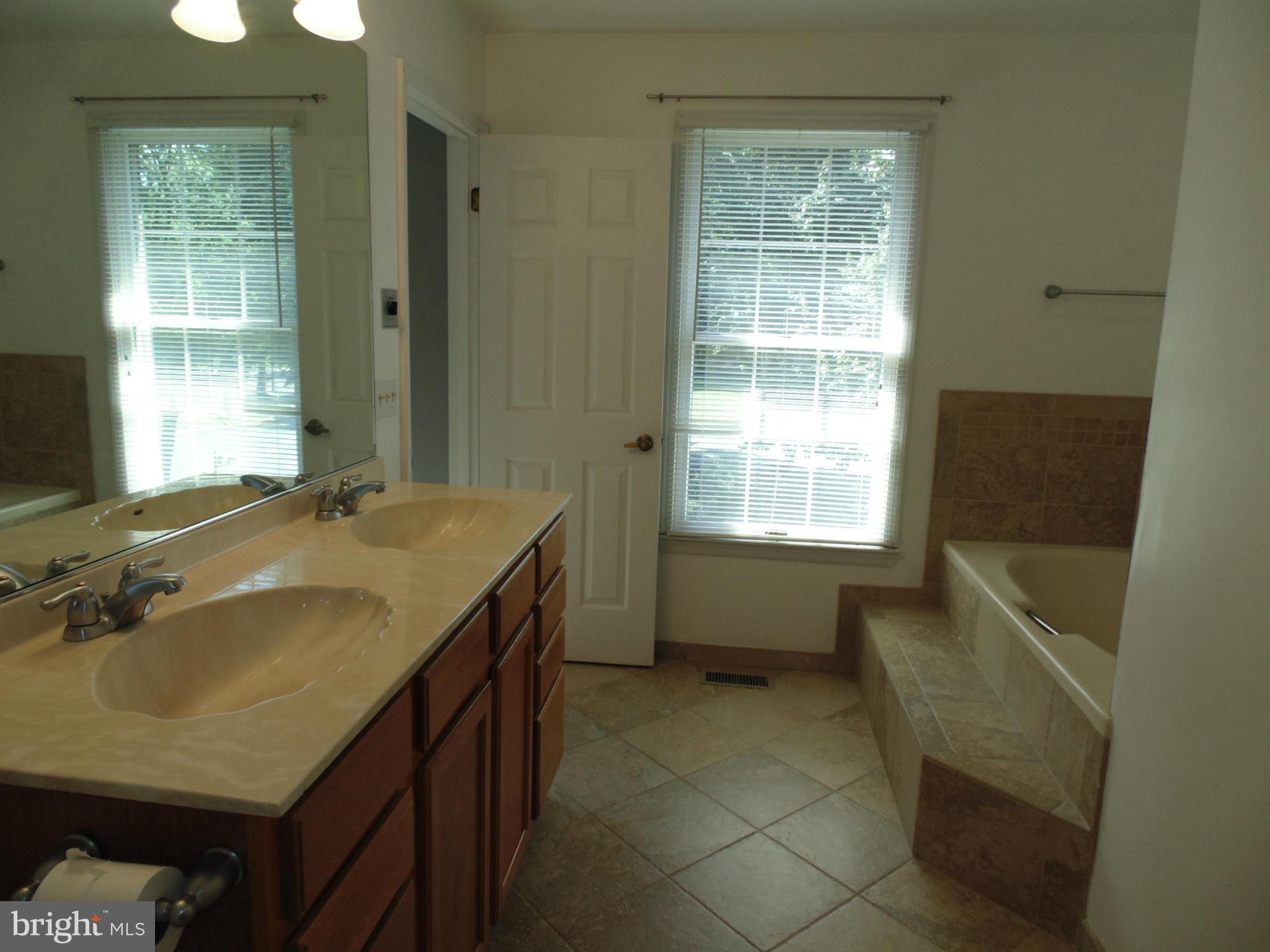 SHIPLEYS CHOICE - Residential Lease