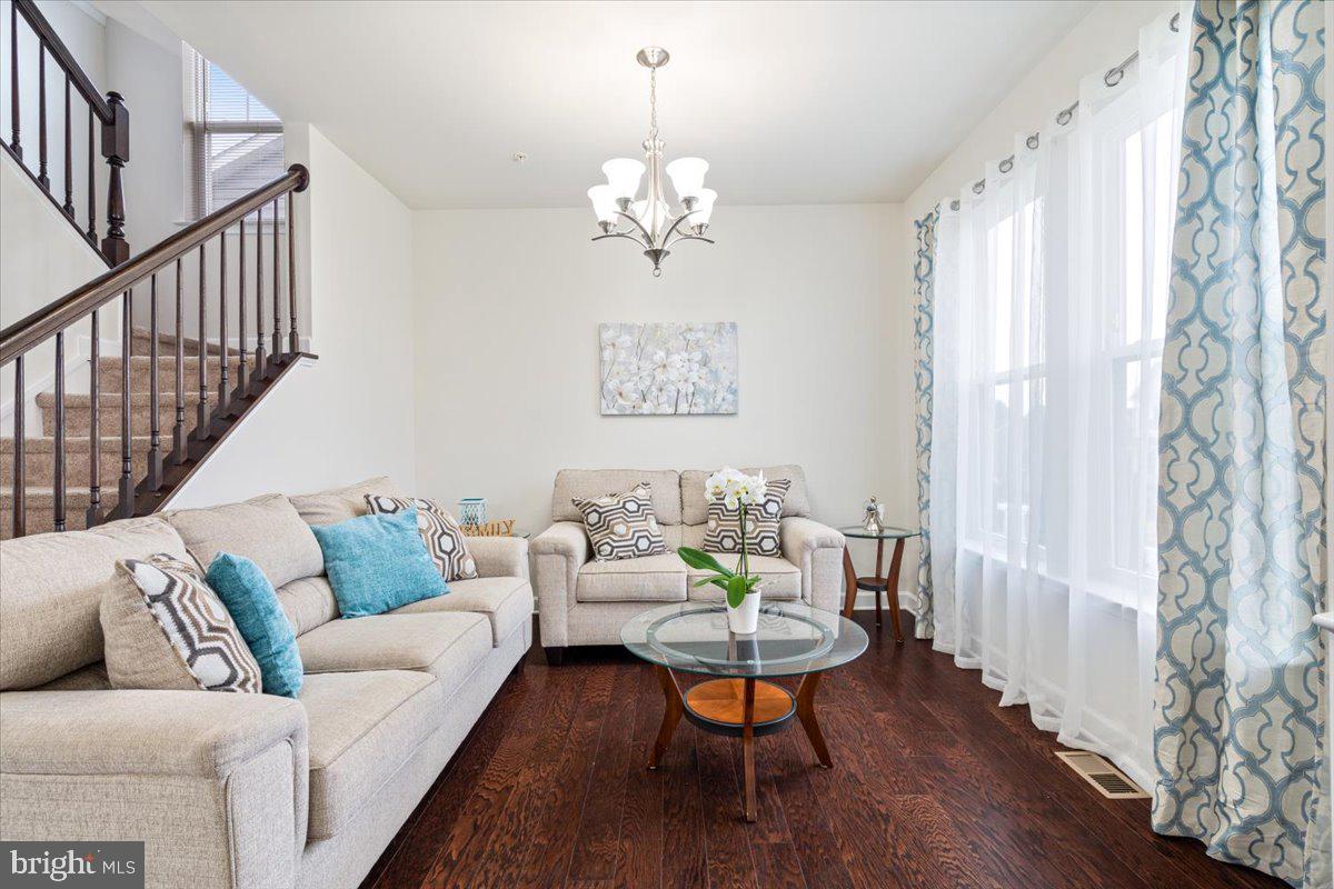 LANDSDALE - Residential