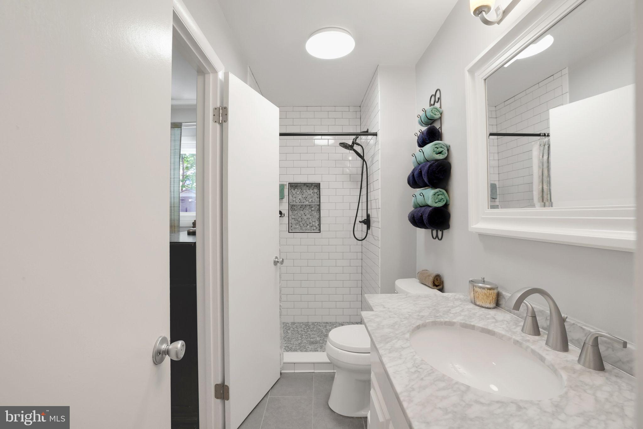 ROCK CREEK MANOR - Residential Lease