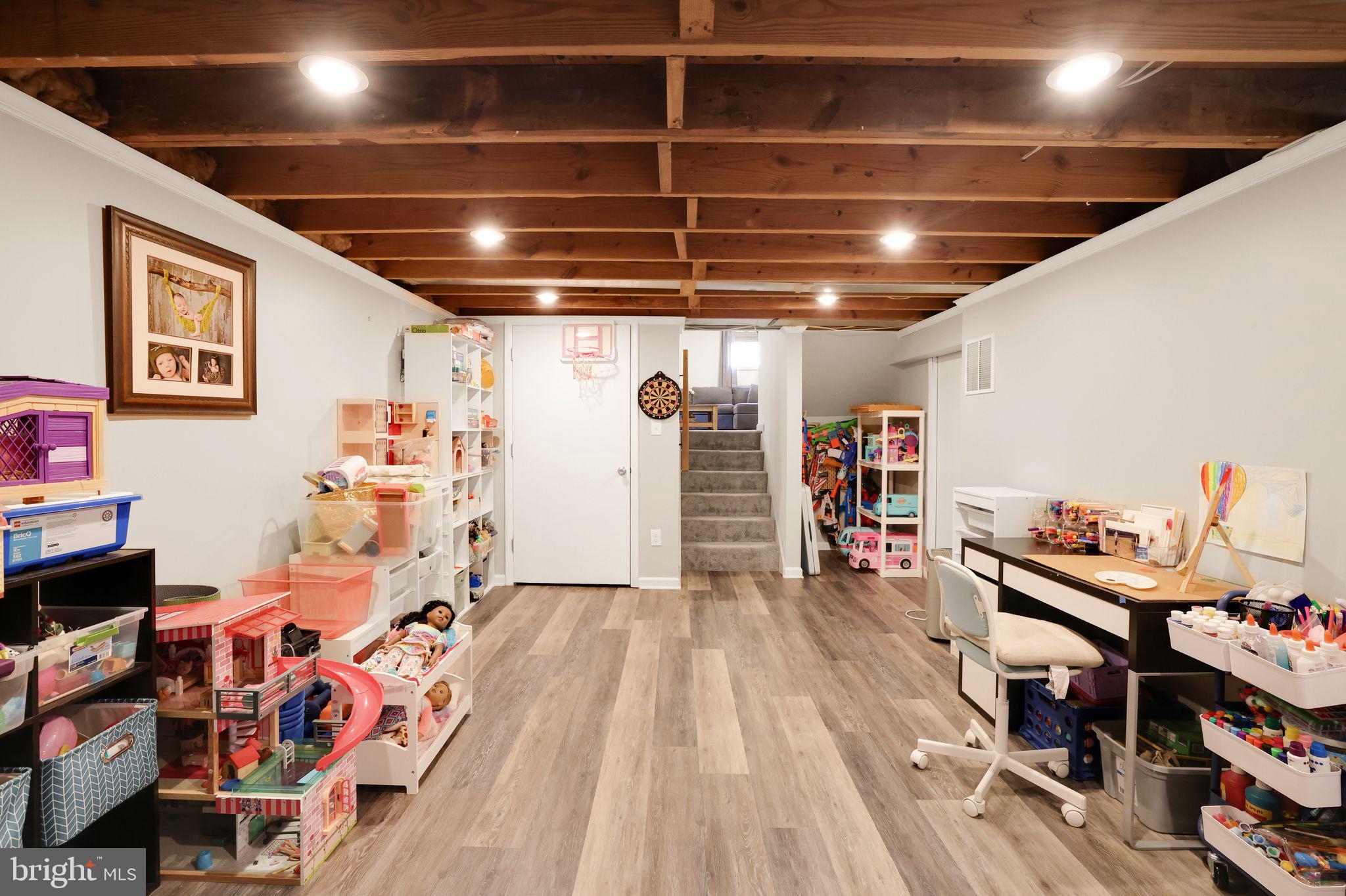 ROCK CREEK MANOR - Residential Lease