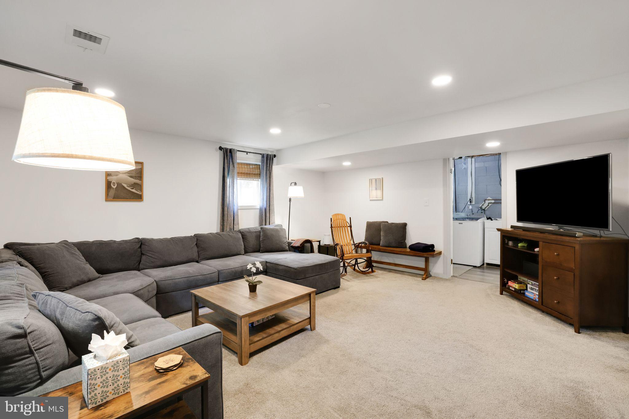 ROCK CREEK MANOR - Residential Lease