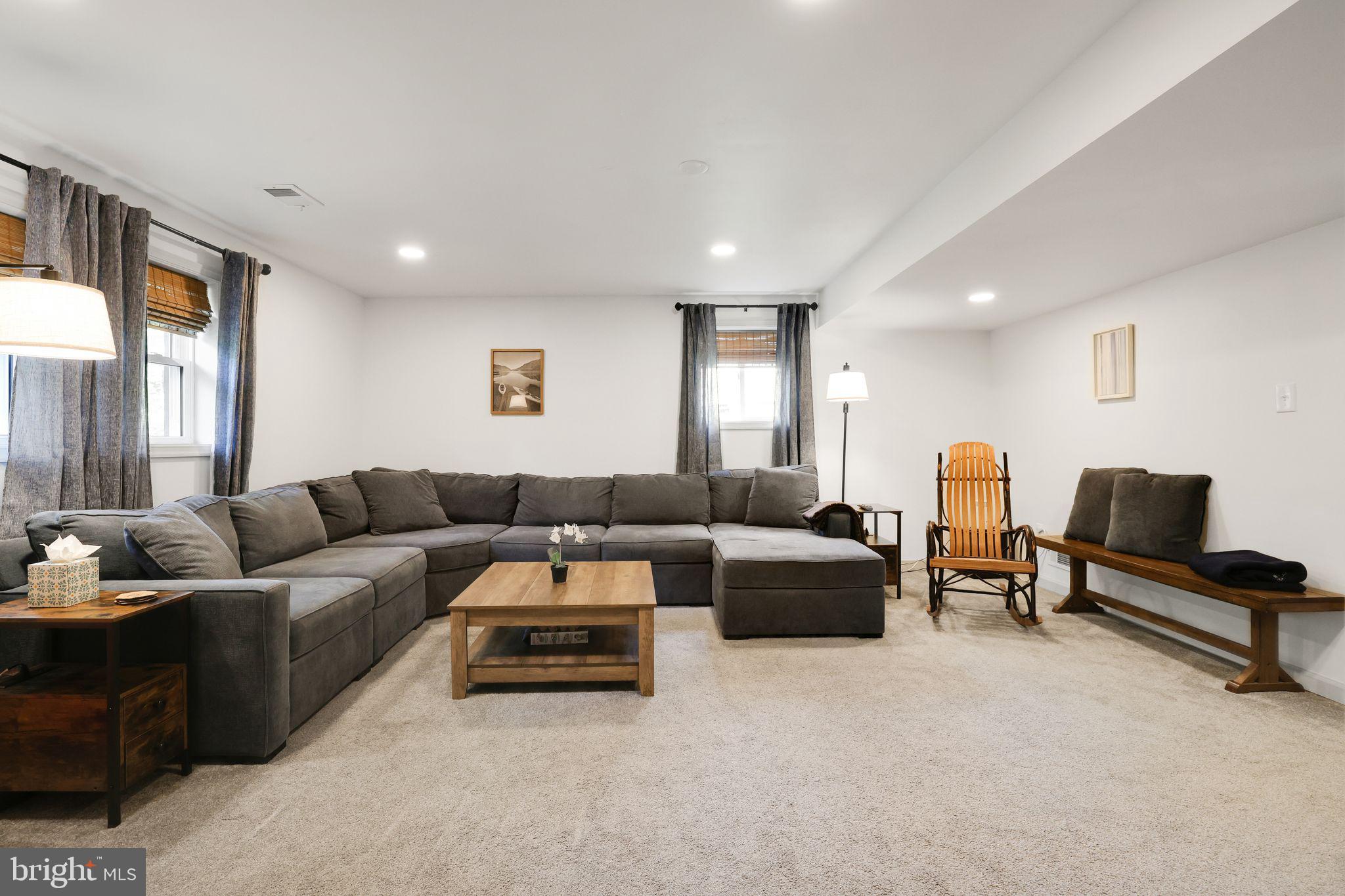 ROCK CREEK MANOR - Residential Lease