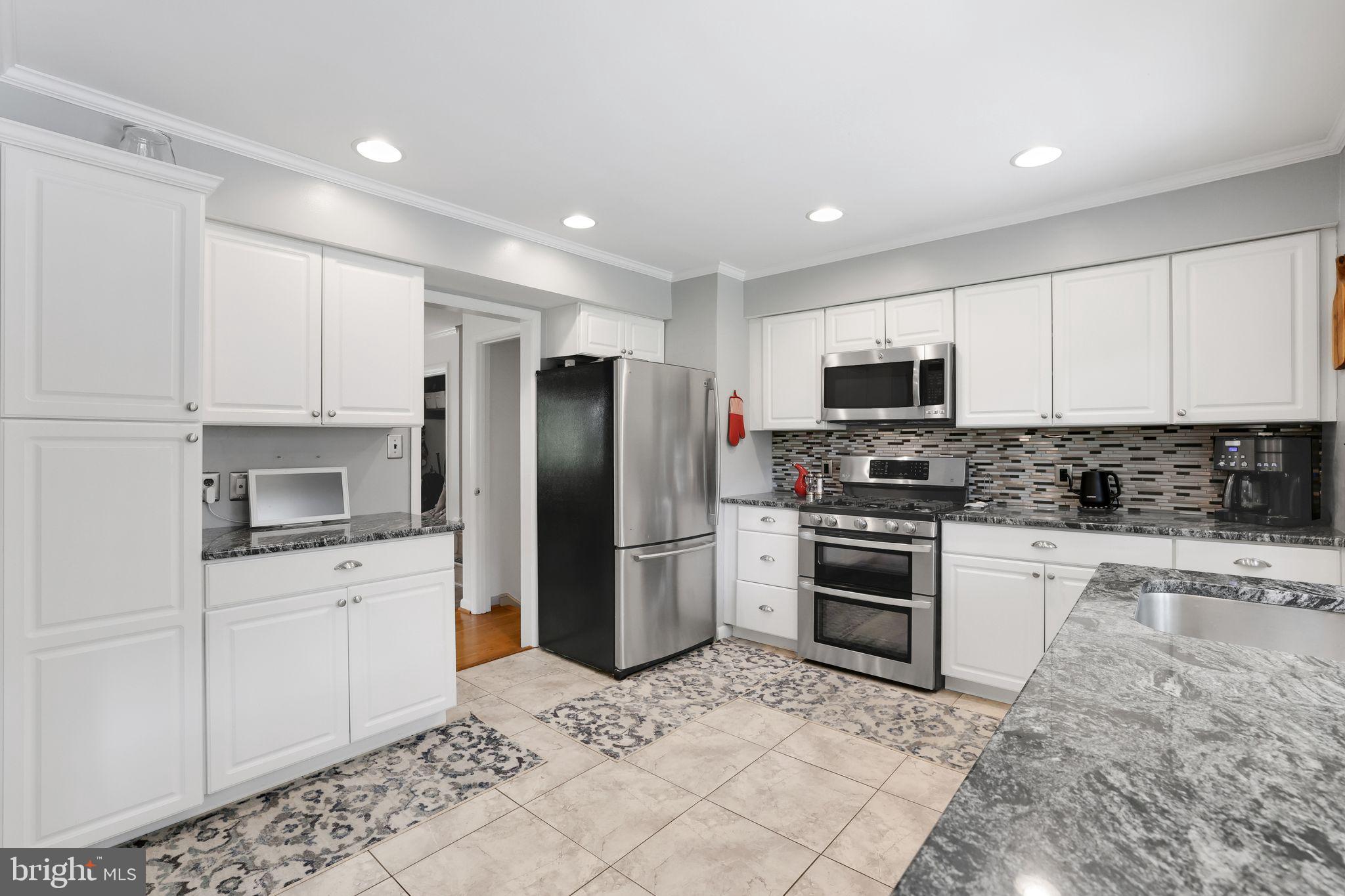 ROCK CREEK MANOR - Residential Lease