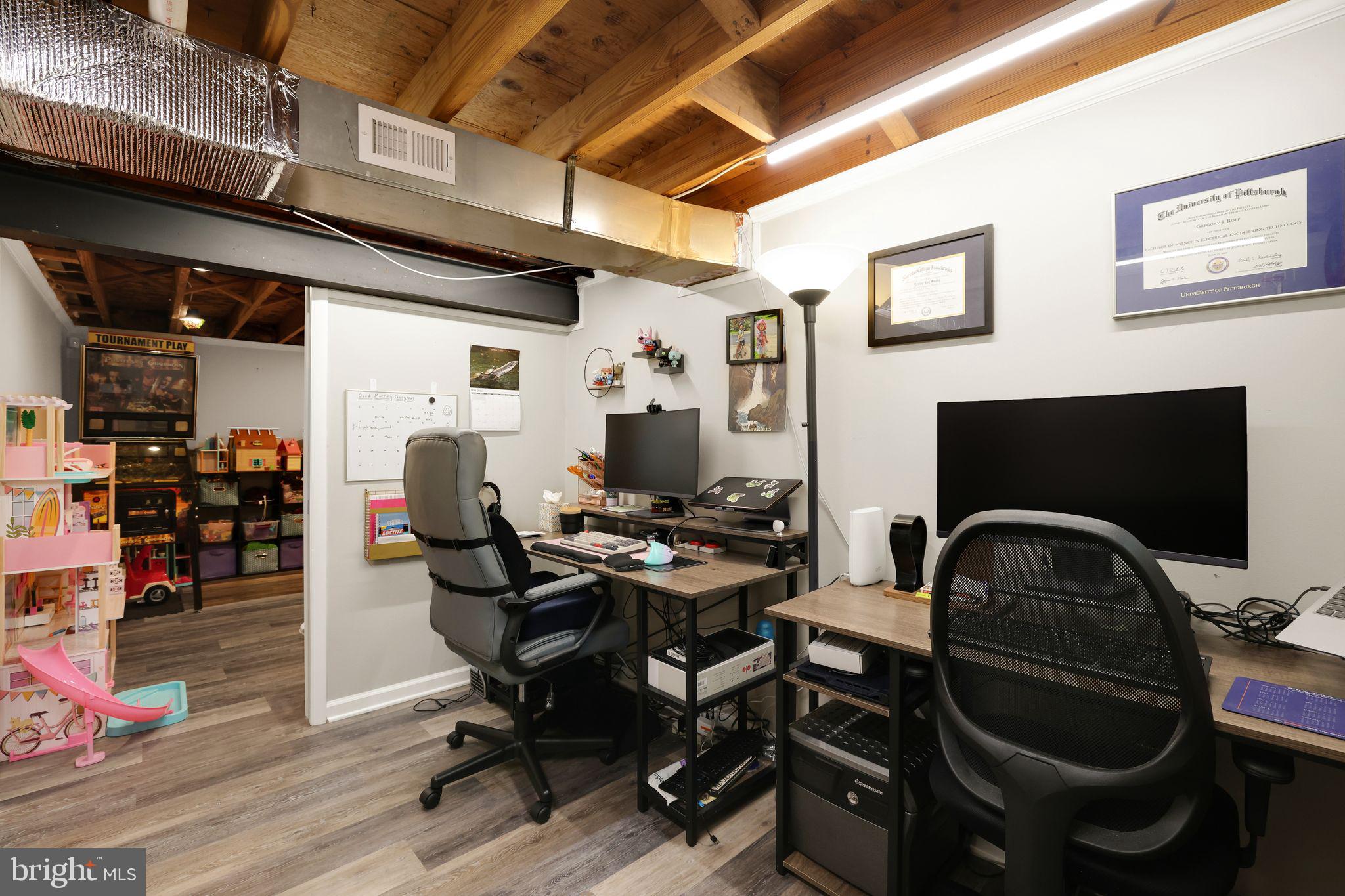 ROCK CREEK MANOR - Residential Lease