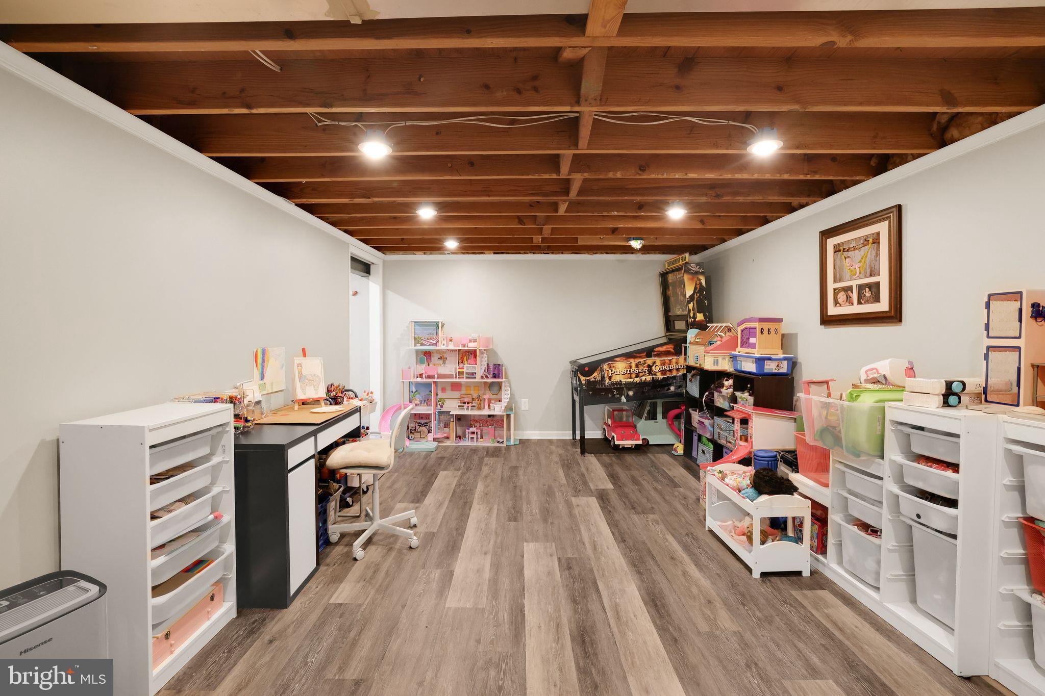 ROCK CREEK MANOR - Residential Lease