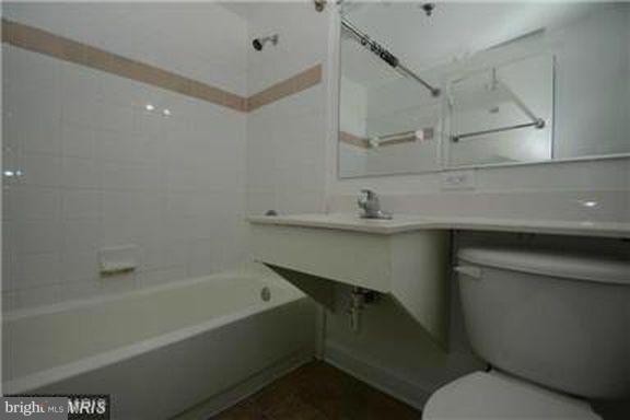 PARKSIDE AT COLLEGE PARK - Residential Lease