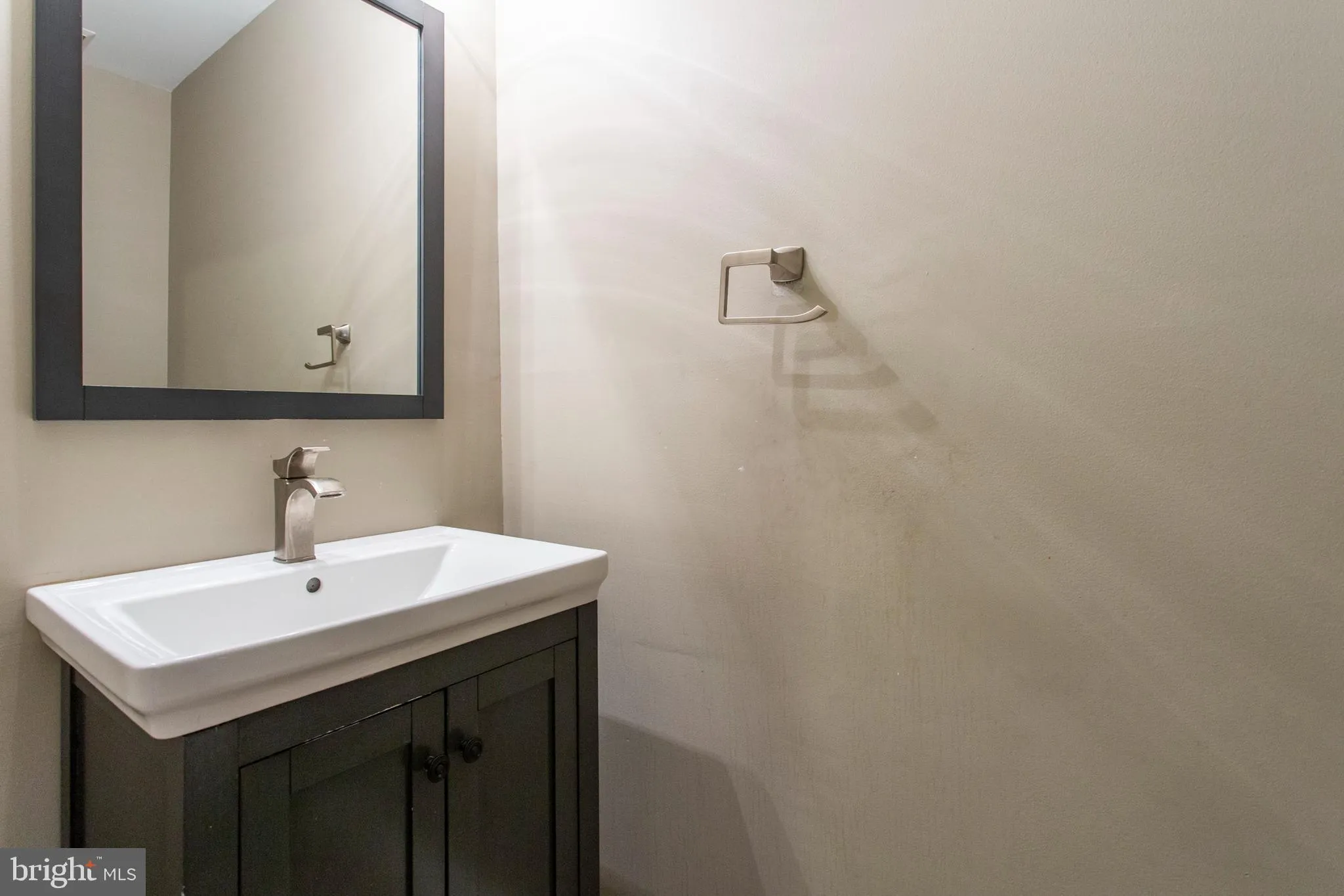 Philadelphia, Pennsylvania 19103, United States, 3 Bedrooms Bedrooms, ,3 BathroomsBathrooms,Residential,Active,146413