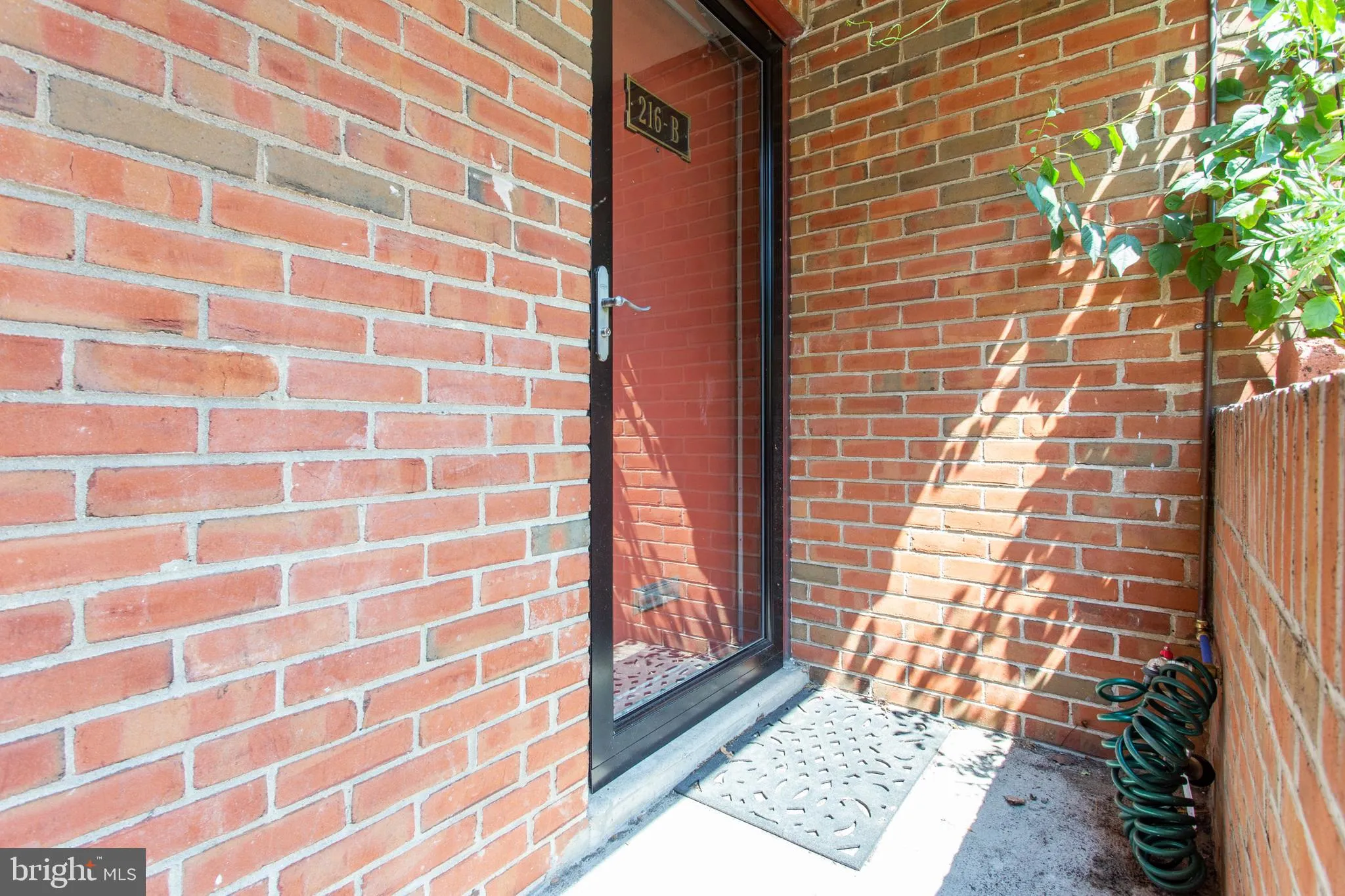 Philadelphia, Pennsylvania 19103, United States, 3 Bedrooms Bedrooms, ,3 BathroomsBathrooms,Residential,Active,146413