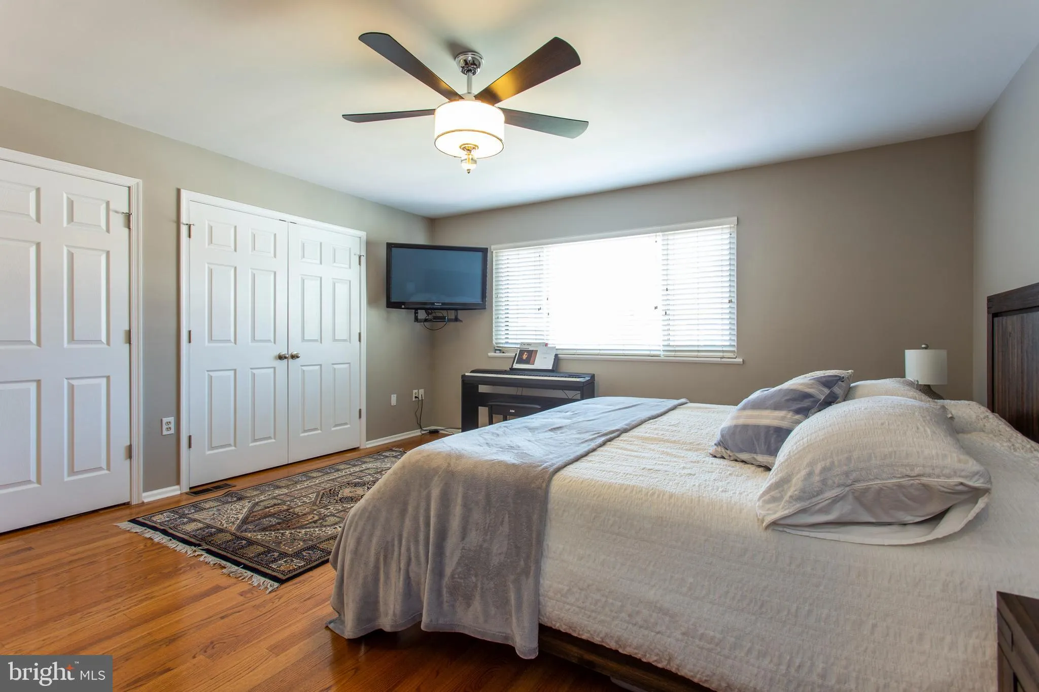 Philadelphia, Pennsylvania 19103, United States, 3 Bedrooms Bedrooms, ,3 BathroomsBathrooms,Residential,Active,146413