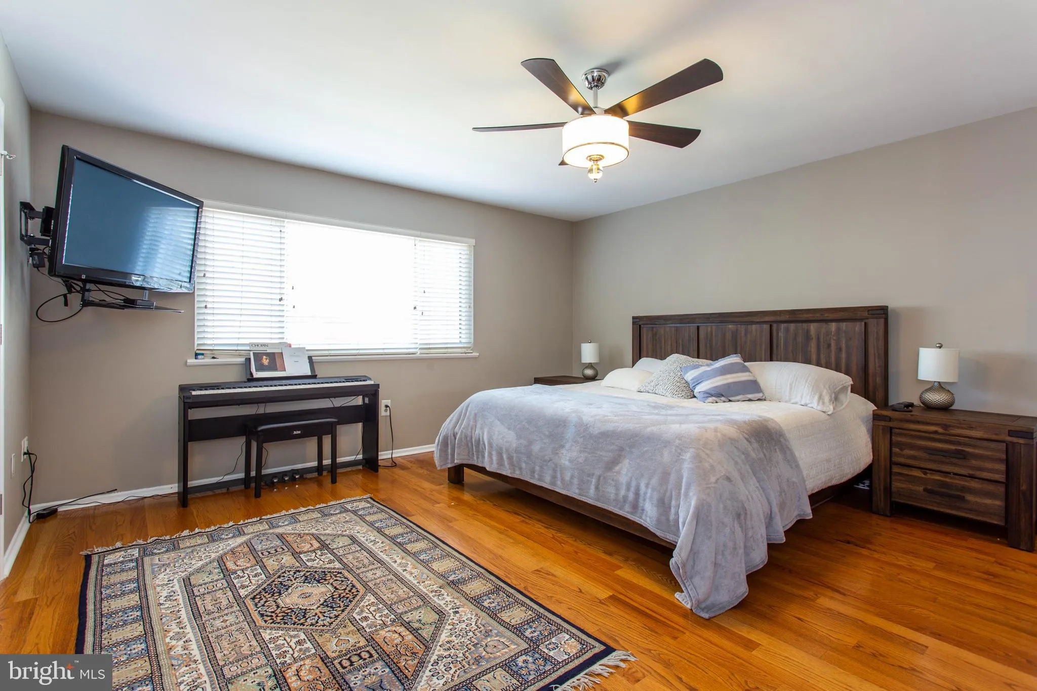 Philadelphia, Pennsylvania 19103, United States, 3 Bedrooms Bedrooms, ,3 BathroomsBathrooms,Residential,Active,146413