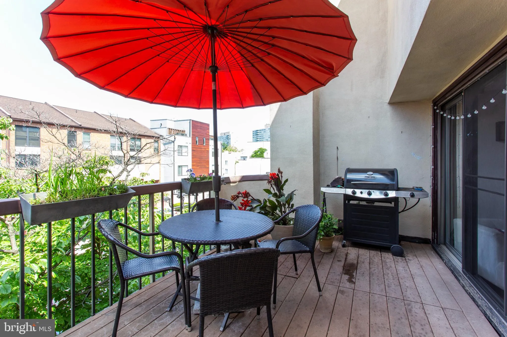 Philadelphia, Pennsylvania 19103, United States, 3 Bedrooms Bedrooms, ,3 BathroomsBathrooms,Residential,Active,146413