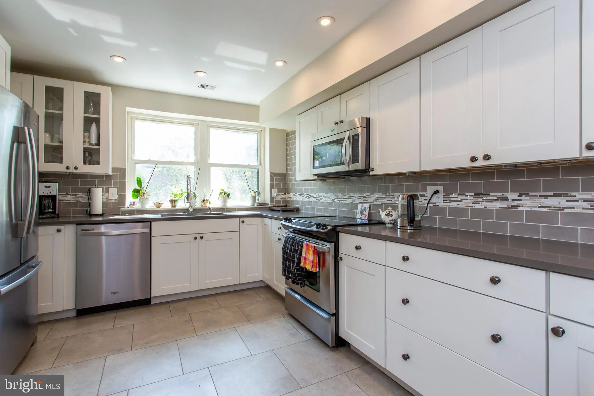 Philadelphia, Pennsylvania 19103, United States, 3 Bedrooms Bedrooms, ,3 BathroomsBathrooms,Residential,Active,146413