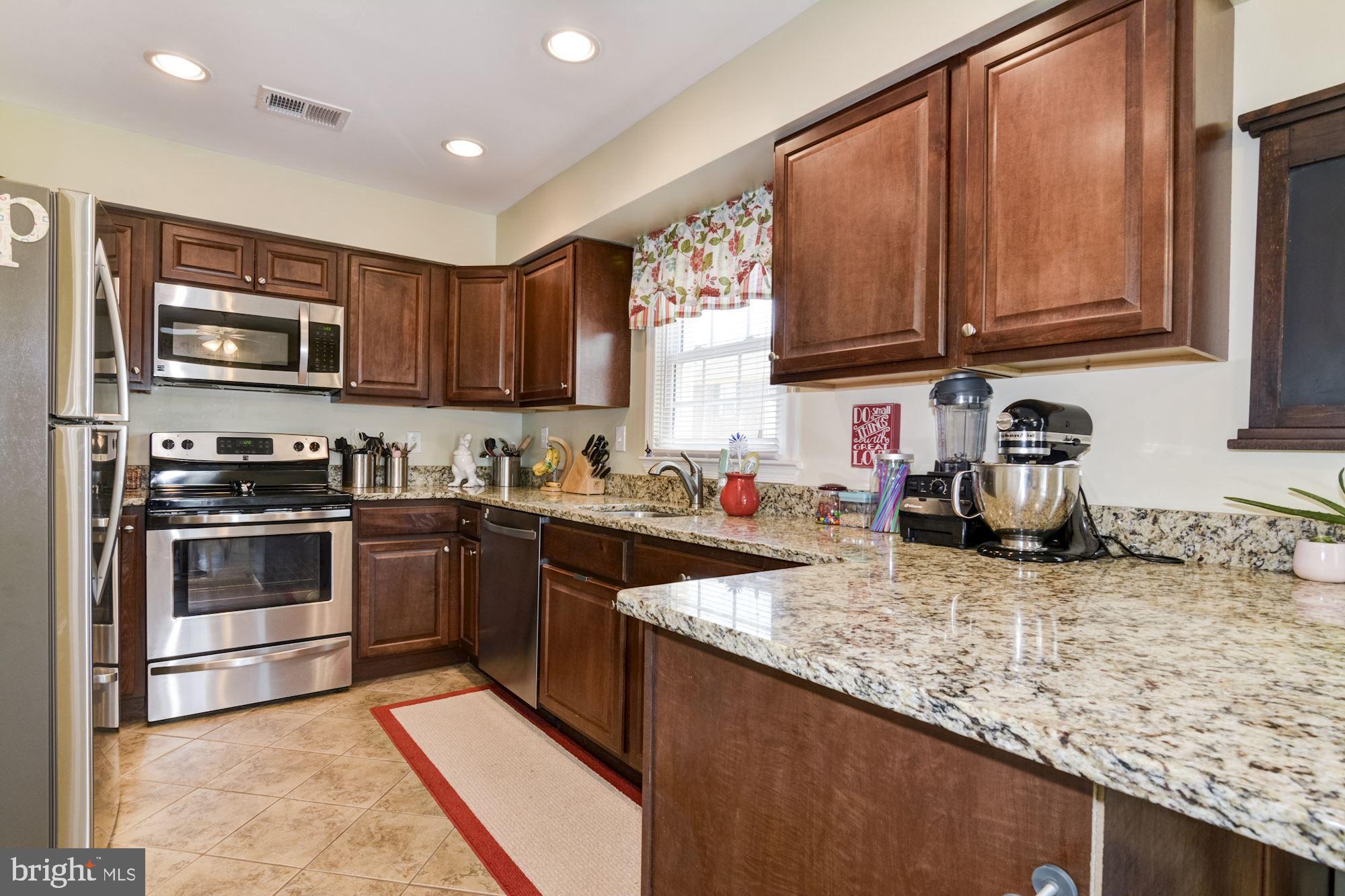 KINGSTOWNE - Residential Lease