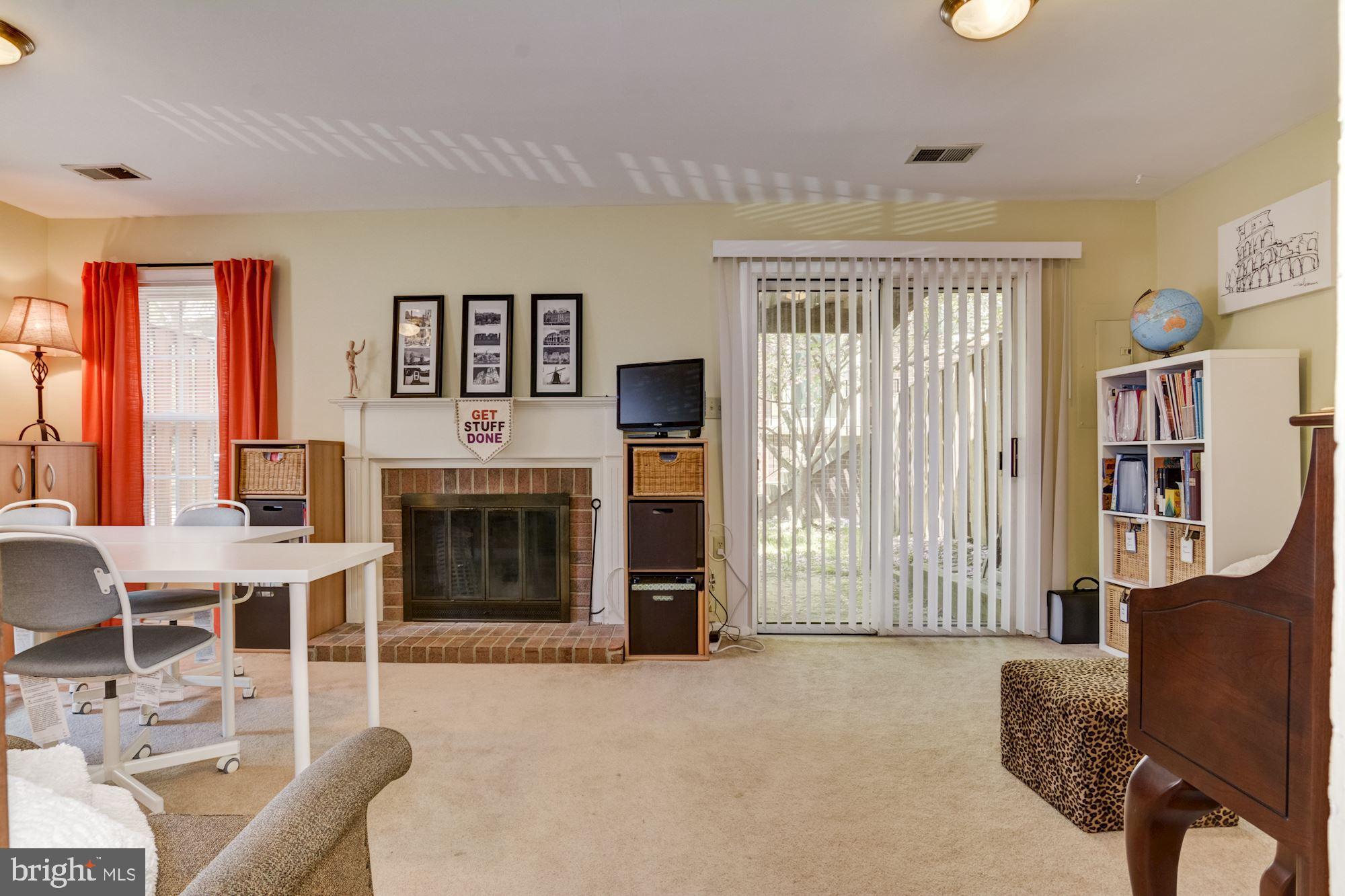 KINGSTOWNE - Residential Lease