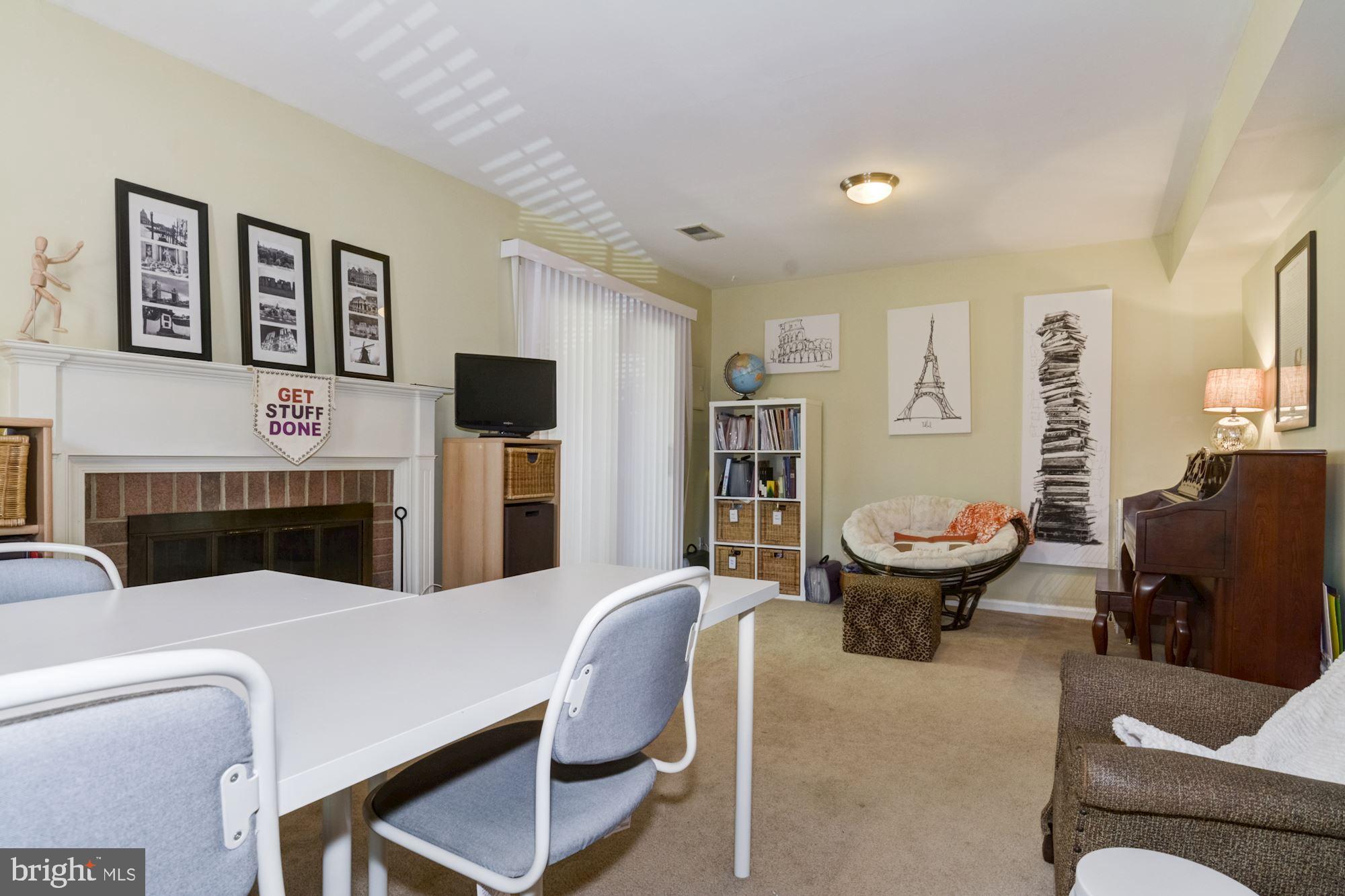 KINGSTOWNE - Residential Lease