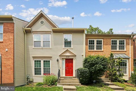Townhouse For Sale - 14438 Long Channel Circle<br/> GERMANTOWN, MD 20874