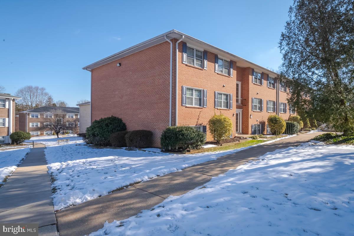 HICKORY HILLS - Residential