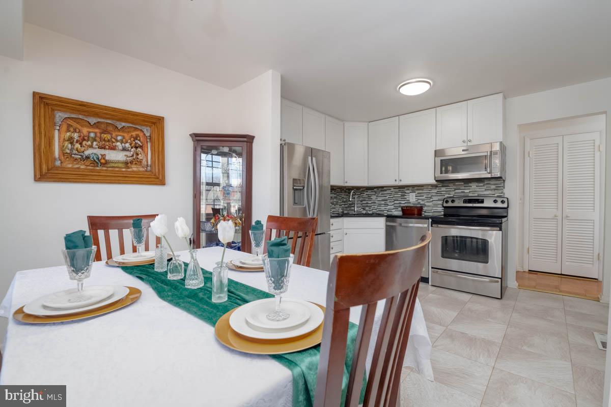 HICKORY HILLS - Residential