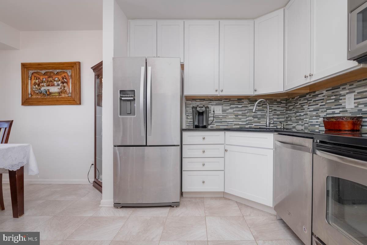 HICKORY HILLS - Residential