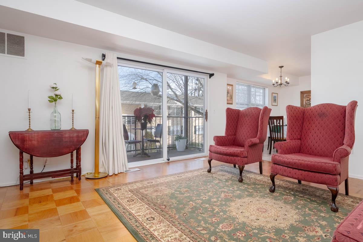 HICKORY HILLS - Residential