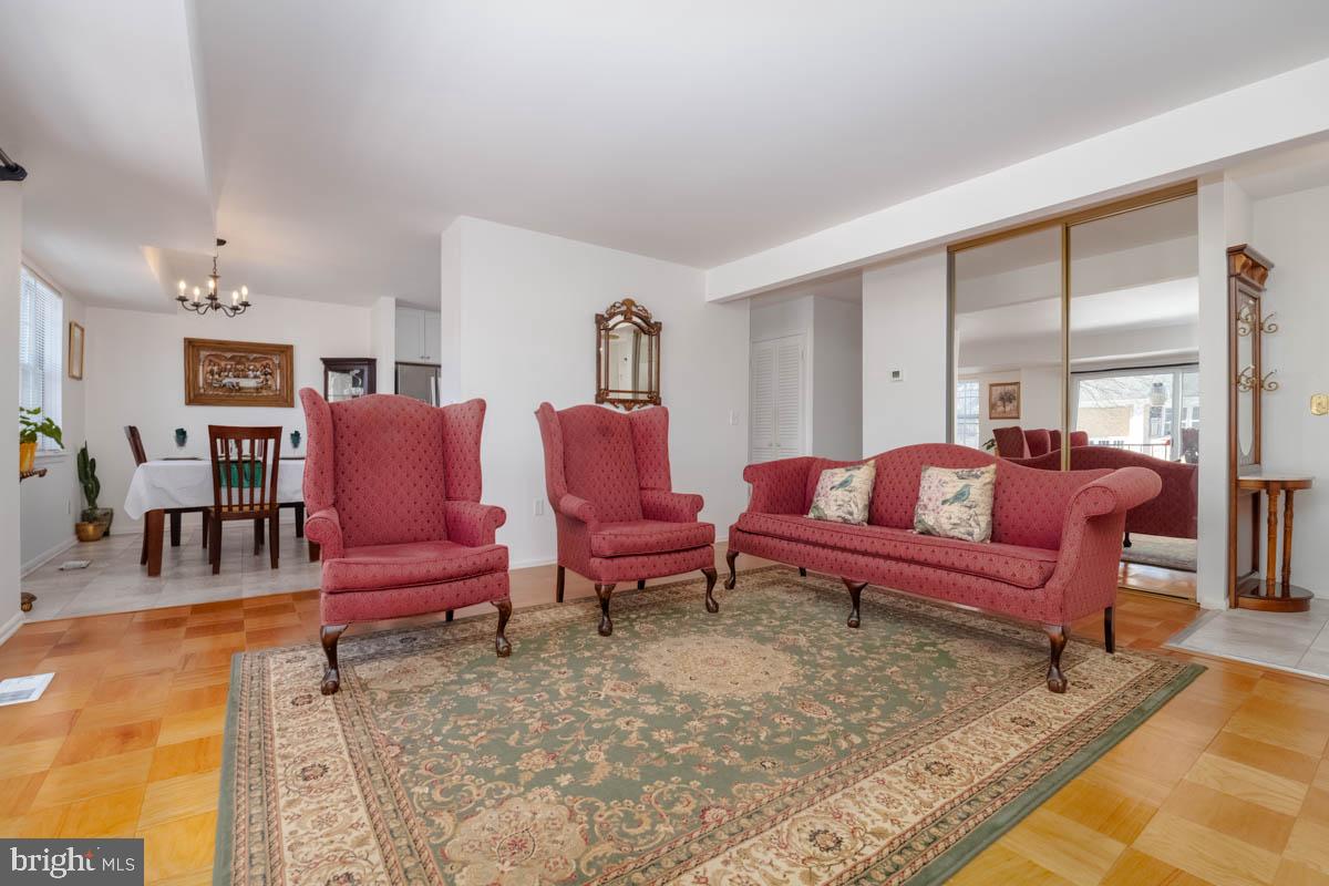 HICKORY HILLS - Residential