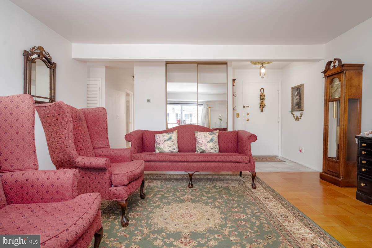 HICKORY HILLS - Residential