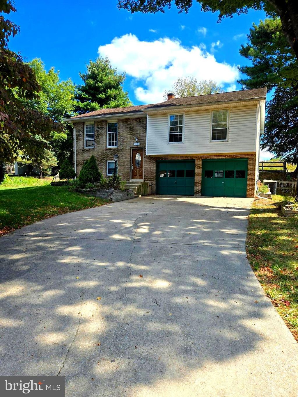 Photo of 7010 Folded Palm, COLUMBIA, MD 21045 (MLS # MDHW2058958)