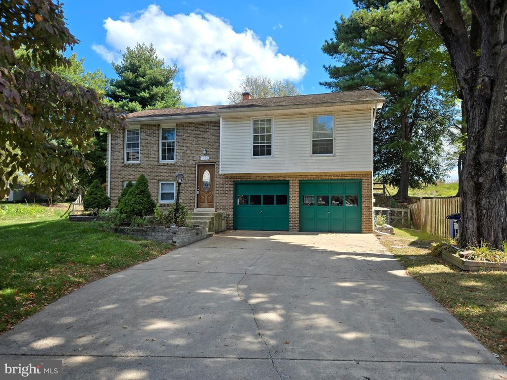 Photo of 7010 Folded Palm, COLUMBIA, MD 21045 (MLS # MDHW2058958)