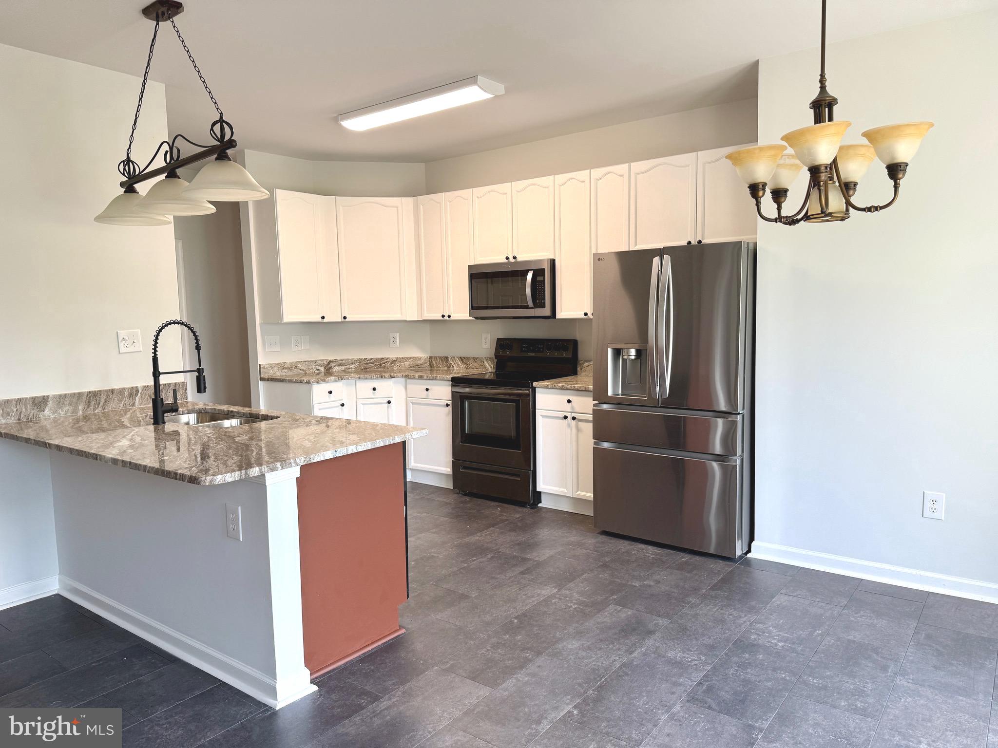 STONEBROOK VILLAGE - Residential