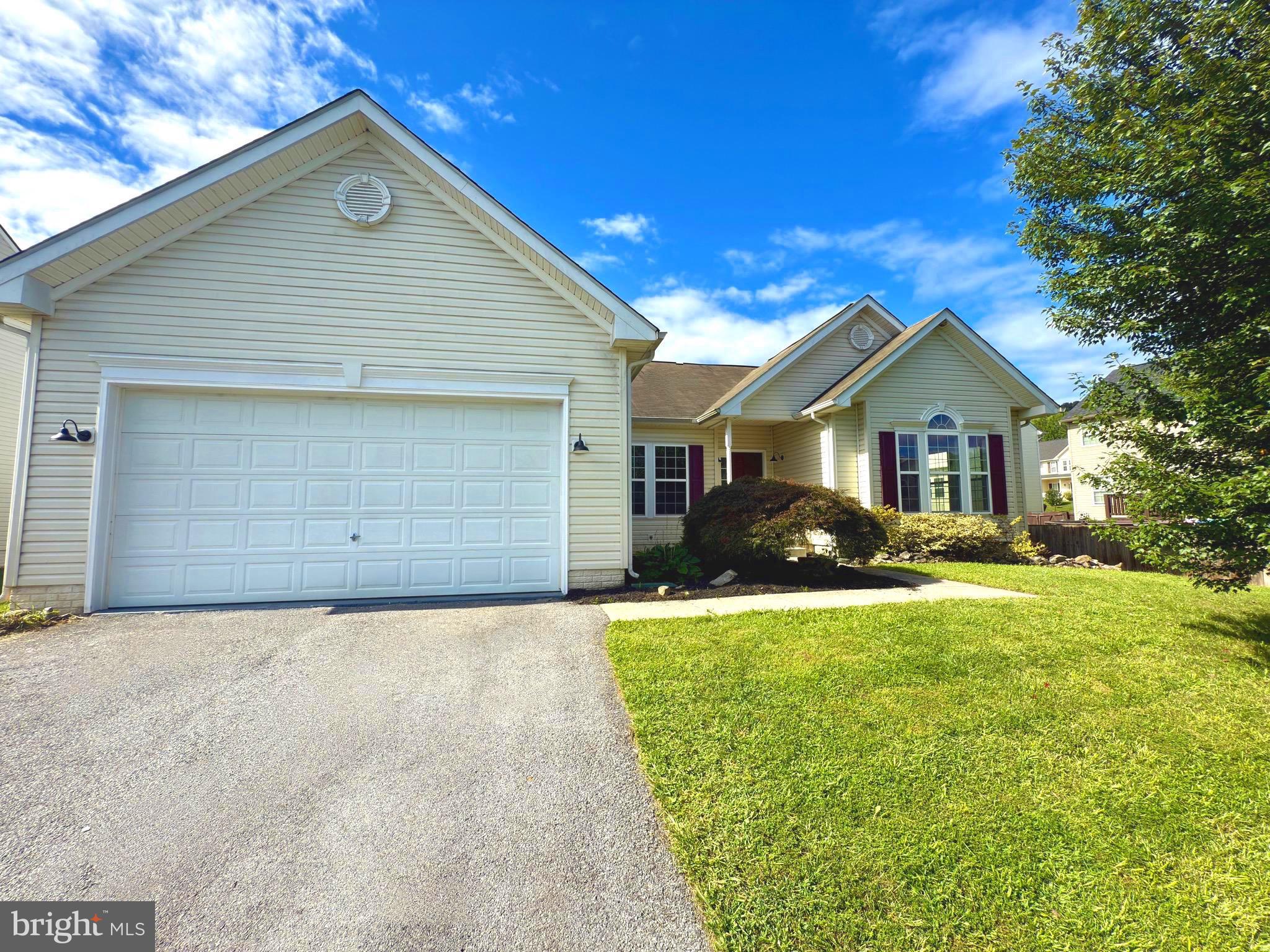 STONEBROOK VILLAGE - Residential