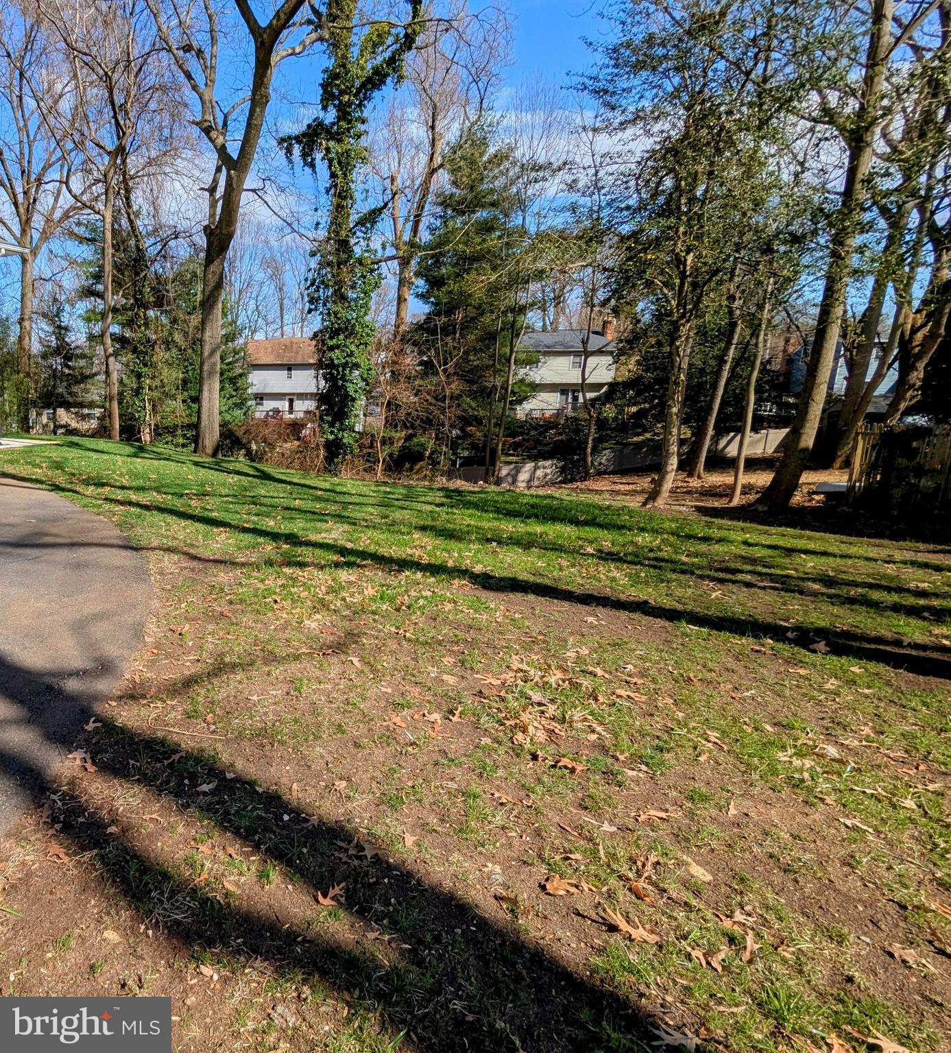 Welcome to the sought-after community of Cape St. Claire! This lot is being offered as an addition to a home for sale. Please contact the county for possible development.