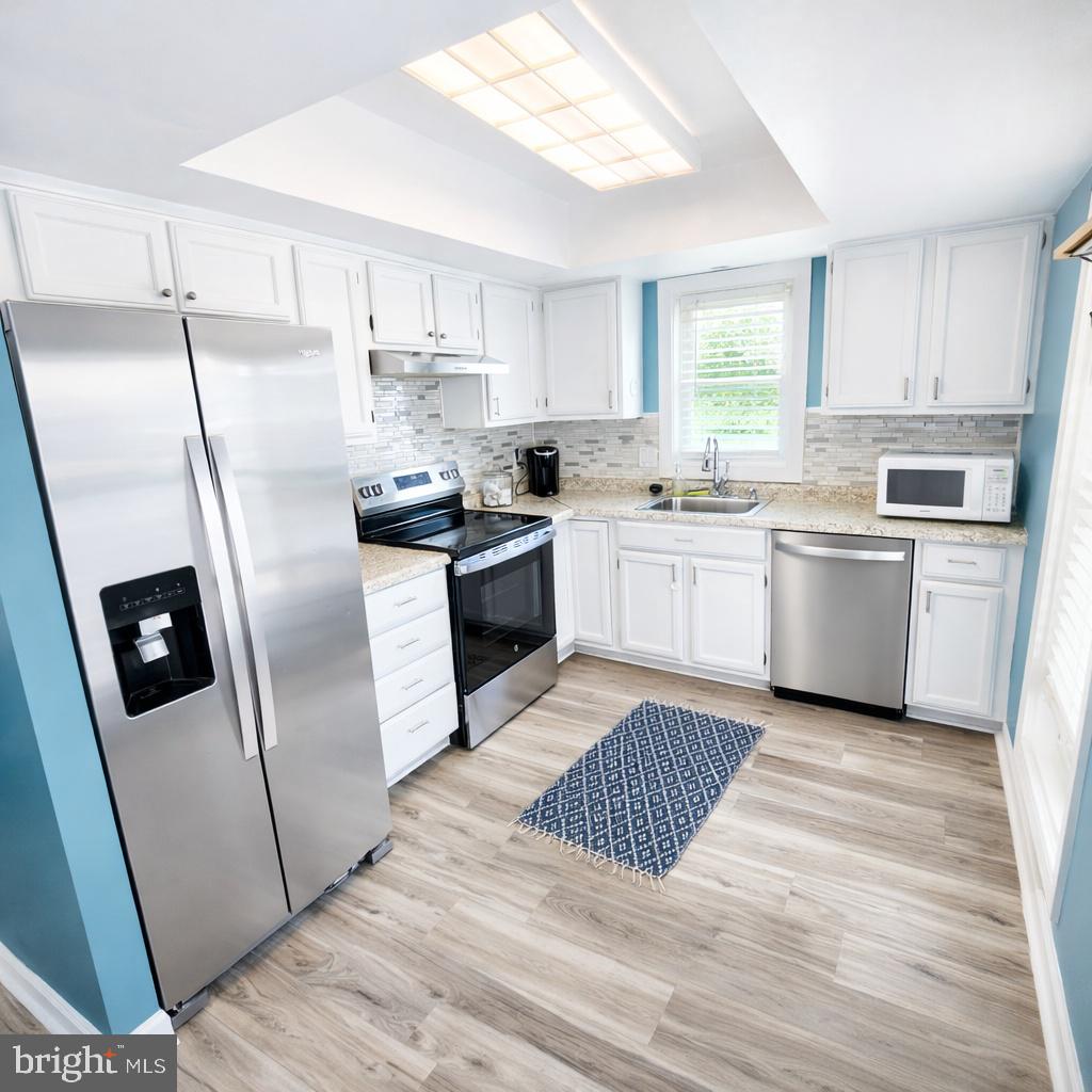 211 LAKE ARROWHEAD CIRCLE