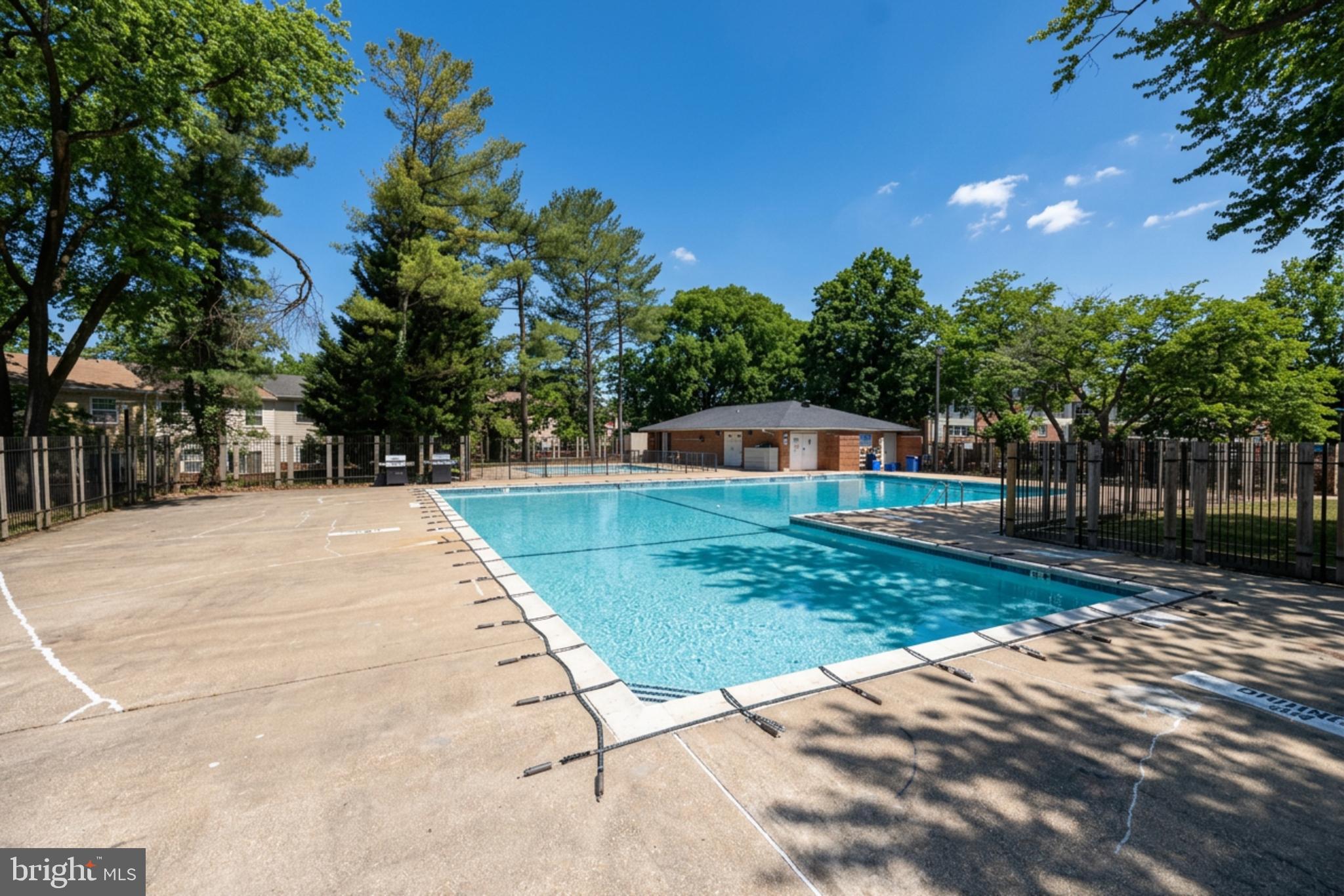 PINEWOOD GREENS - Residential