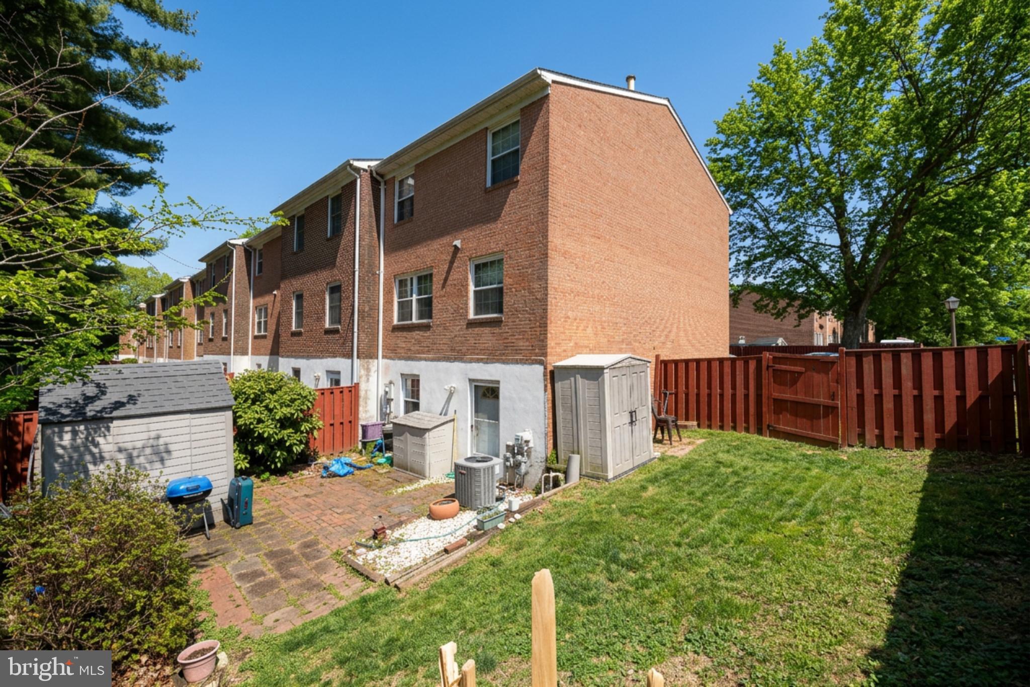 PINEWOOD GREENS - Residential