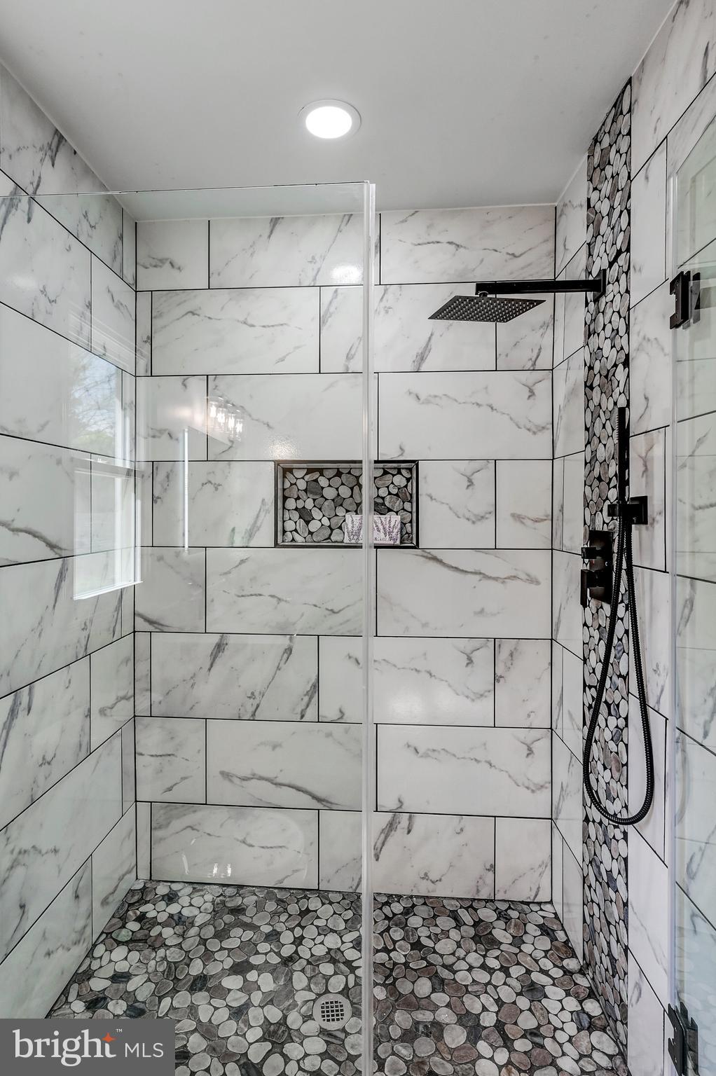 MOUNT HEBRON - Residential