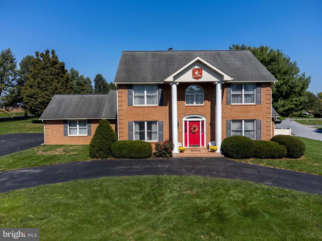 Photo of 1002 SHADOWSTONE DR, LANCASTER, PA 17603 (MLS # PALA2025472)