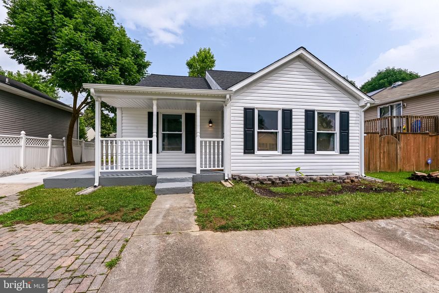 Welcome to this renovated split-level property in Aberdeen! With 3 bedrooms and two full bathrooms, this home offers a comfortable and updated living space. Step inside to discover a range of interior updates that are sure to impress. The renovated kitchen is a highlight of this home, featuring new cabinets, sleek stainless steel appliances, granite countertops, and an attractive tile backsplash.  Both full bathrooms have also been renovated, boasting new showers, tubs, fixtures, vanities, toilets, and stylish tile floors and walls. Throughout the house, you'll find new flooring and fresh paint, creating a modern and inviting atmosphere. The addition of new 6-panel interior doors adds a touch of elegance and sophistication. Plus, the kitchen has a new slider door, allowing easy access to outdoor spaces. The master bedroom is a true sanctuary, offering sliding doors that open onto a deck. It's a perfect spot to relax and enjoy the surrounding views. But that's not all! This property has also undergone important updates to ensure long-term comfort and peace of mind. A new HVAC system has been installed, keeping the interior at the ideal temperature year-round. The roof, vinyl soffit, gutters, and shutters have all been replaced, contributing to the home's overall appeal and durability.
Located in Aberdeen, this renovated split-level property offers not only a comfortable interior but also the convenience of a desirable location. Don't miss the opportunity to make this house your home and enjoy the benefits of a beautifully updated living space. Due to the FHA 90-day flip rule, this property won't be eligible for FHA financing until 8/23/23.